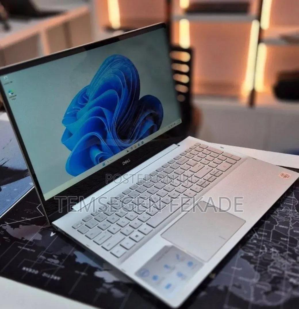 New Laptop Dell Inspiron 15 8GB Intel Core i5 SSD 256GB