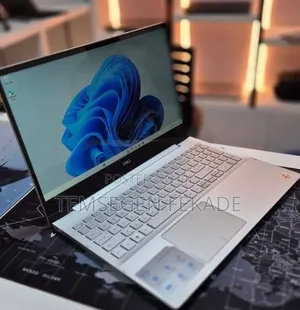 New Laptop Dell Inspiron 15 8GB Intel Core i5 SSD 256GB
