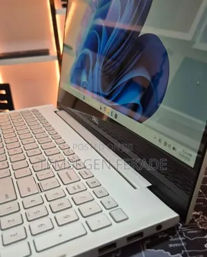 New Laptop Dell Inspiron 15 8GB Intel Core i5 SSD 256GB