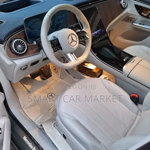 Mercedes-Benz EQE 2024 Blue