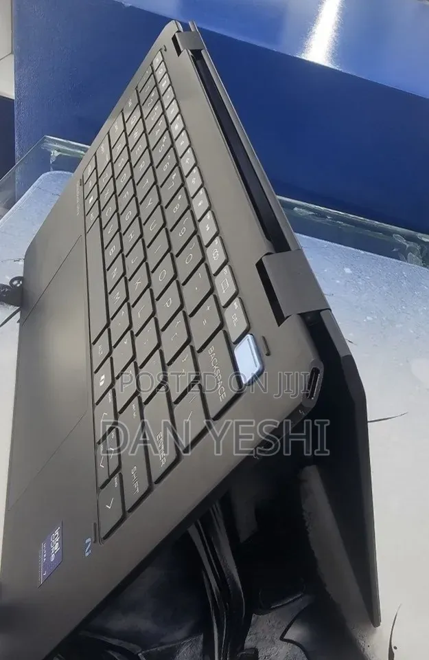 New Laptop HP OmniBook Ultra Flip 14" 16GB Intel Core Ultra 7 SSD 1T