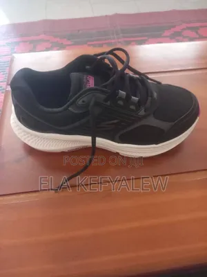 Sketchers ስኬቸርስ