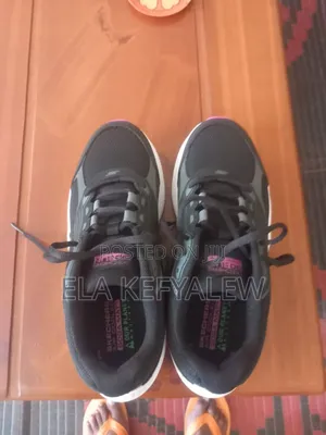 Sketchers ስኬቸርስ