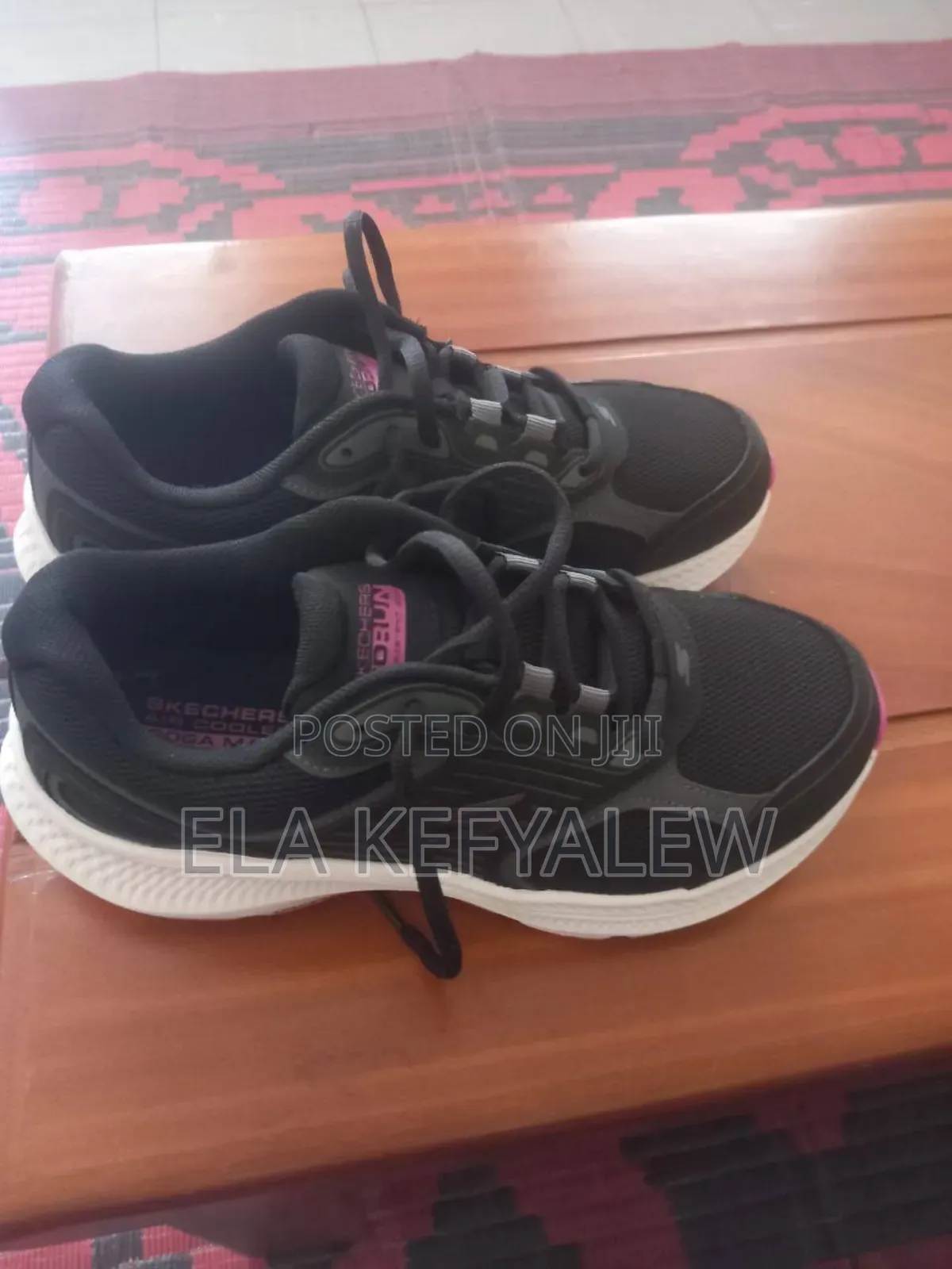 Sketchers ስኬቸርስ
