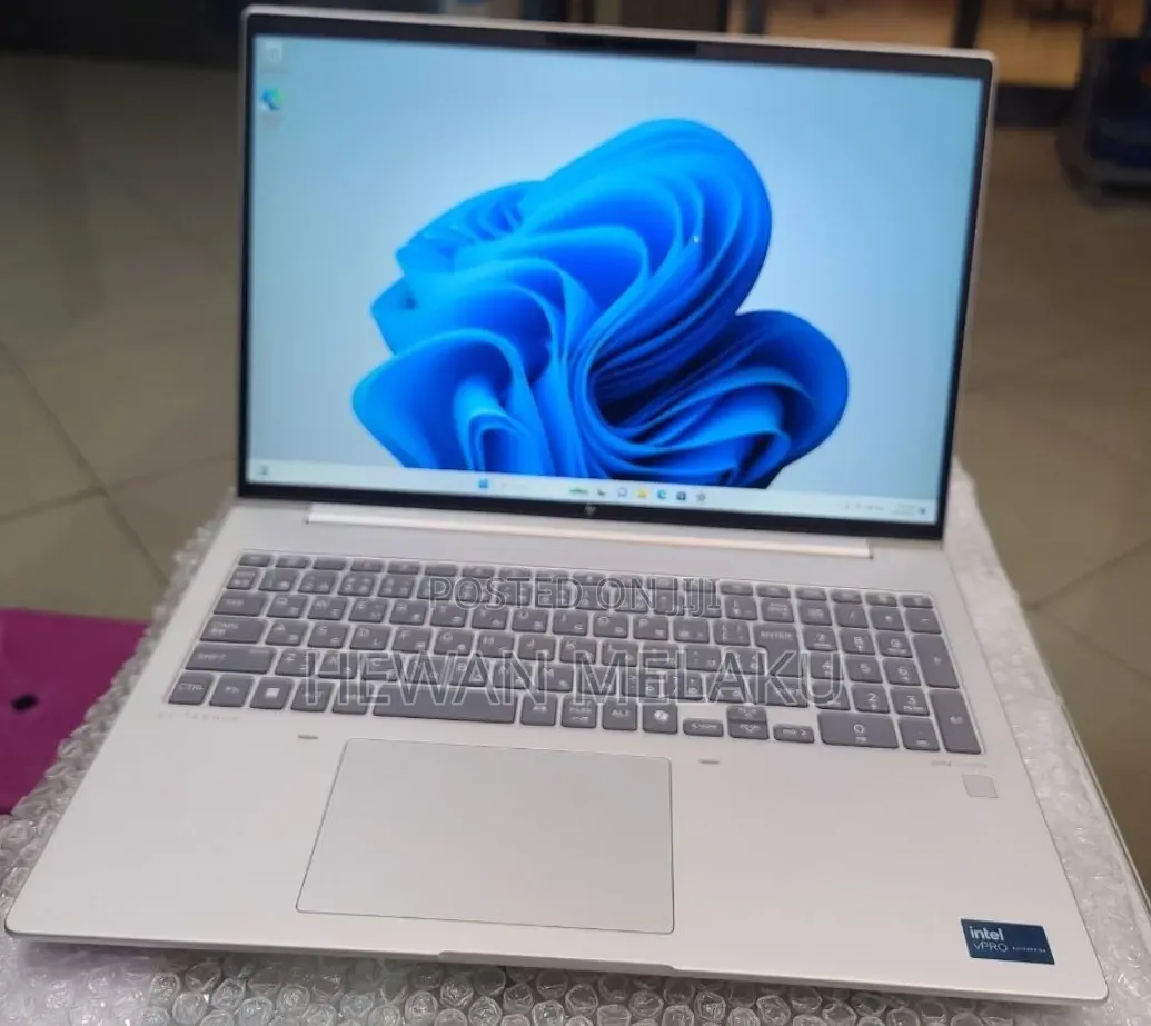 New Laptop HP 16GB Intel Core Ultra 7 SSD 512GB