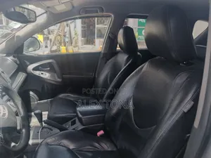 Toyota RAV4 2011 Silver
