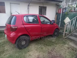 Toyota Vitz 2003 Red