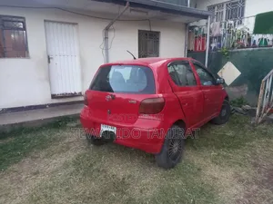 Toyota Vitz 2003 Red