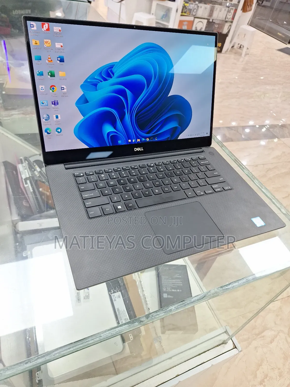 New Laptop Dell XPS 15 16GB Intel Core i7 SSD 512GB