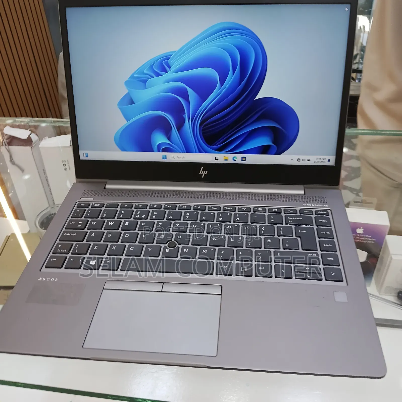 New Laptop HP ZBook Studio 8GB Intel Core i7 SSD 512GB