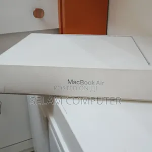 New Laptop Apple MacBook Air 2025 M4 13-inch 16GB Apple M4 SSD 256GB