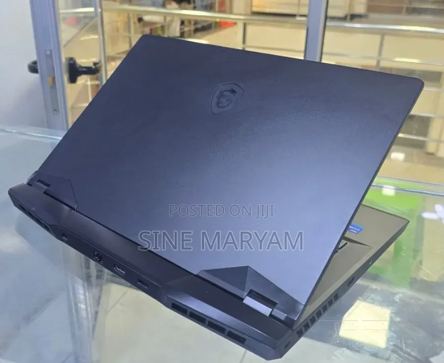 New Laptop MSI GP75 Leopard 16GB Intel Core i7 SSD 512GB
