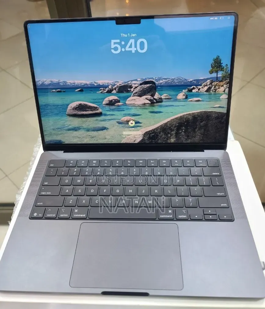 New Laptop Apple MacBook Pro 2025 M5 14-inch 16GB Apple M5 SSD 512GB