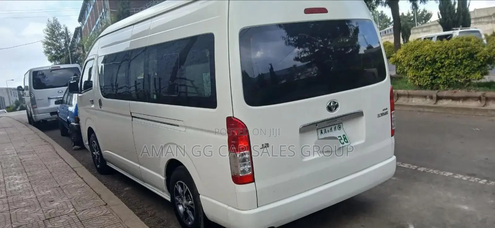 Toyota HiAce 2021 White