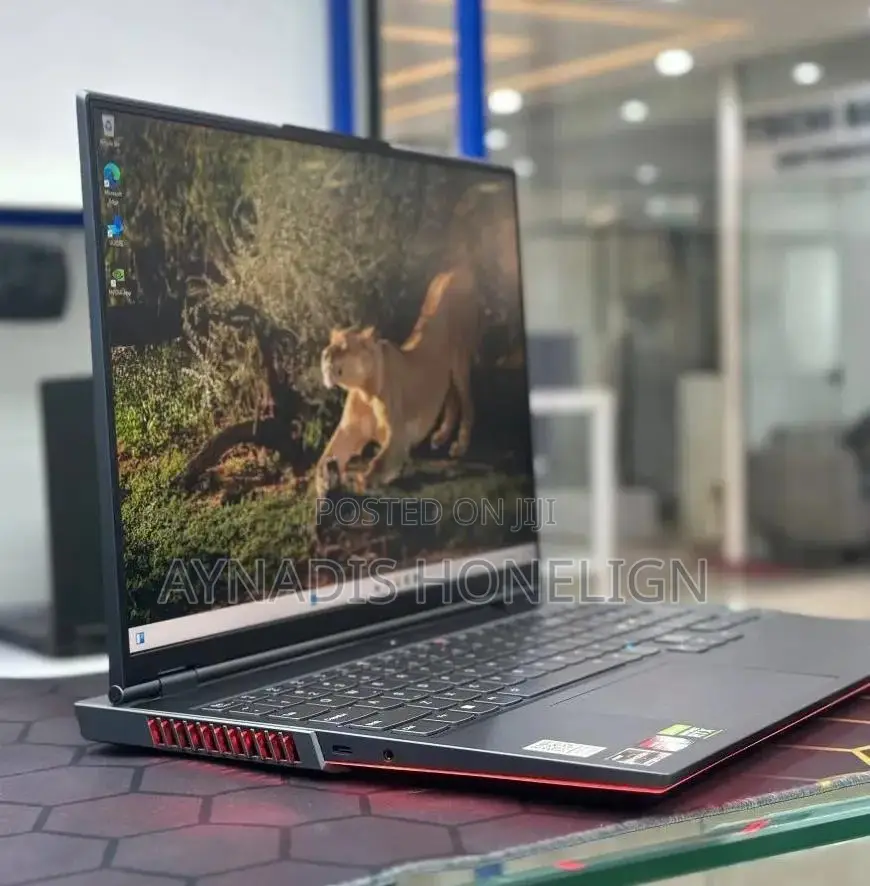 New Laptop Lenovo 16GB AMD Ryzen 9 SSD 1T