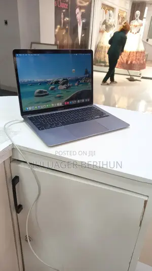 New Laptop Apple MacBook Air 2020 M1 8GB Apple M1 SSD 256GB