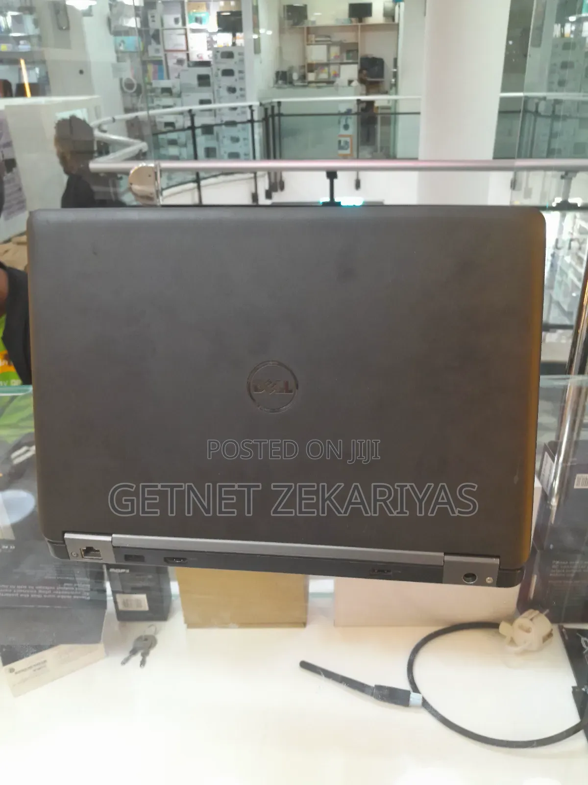 New Laptop Dell Latitude 13 3340 8GB Intel Core i3 SSD 256GB