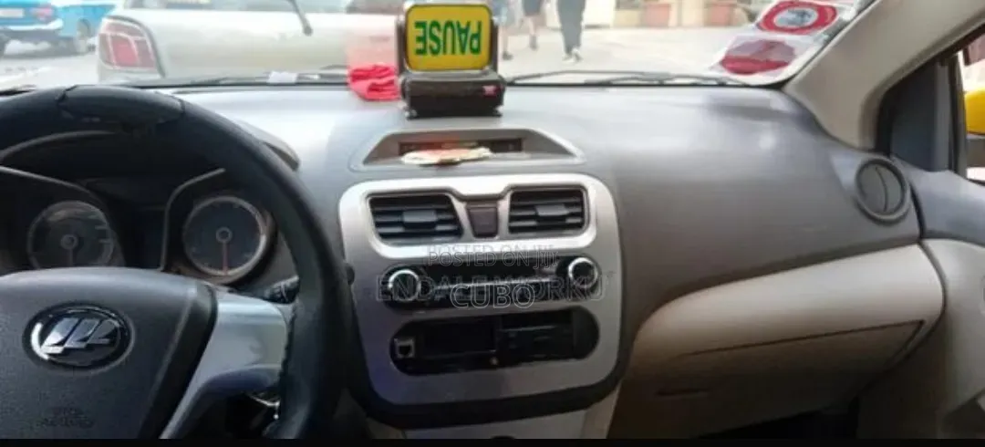 Toyota Vitz 2004 Silver