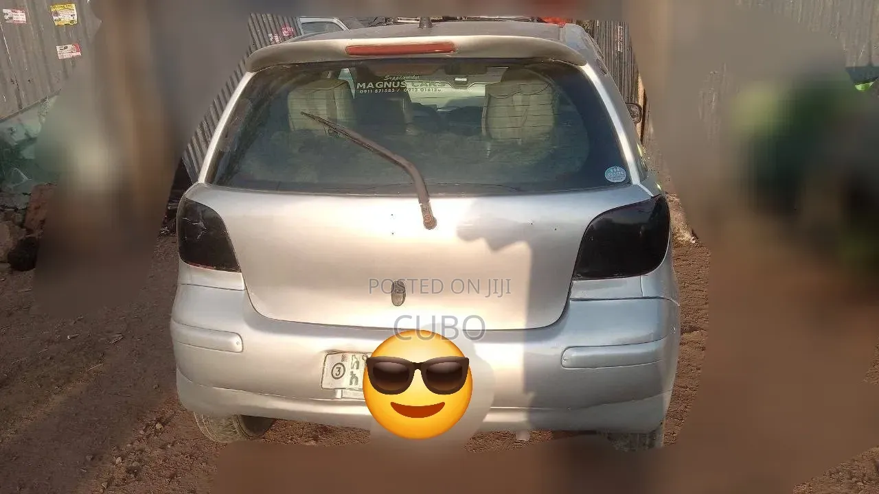 Toyota Vitz 2004 Silver