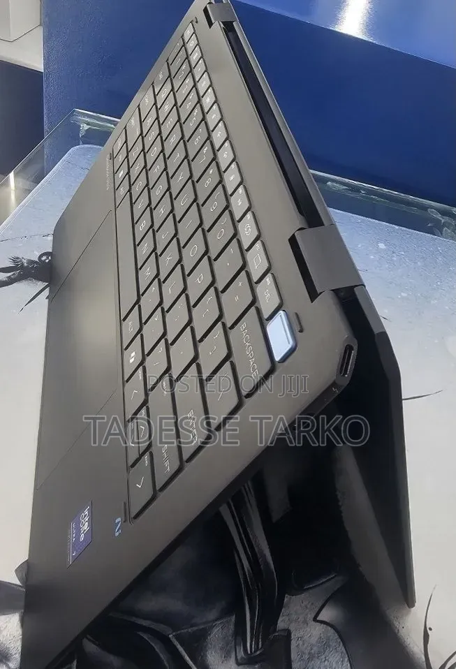 New Laptop HP OmniBook Ultra Flip 14" 16GB Intel Core Ultra 7 SSD 1T