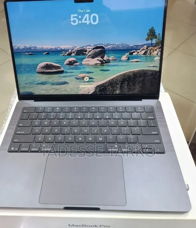New Apple MacBook Pro 2025 M5 14-inch 16GB Apple M5 Pro SSD 512GB