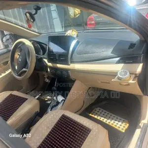 Toyota Yaris 2016 Brown