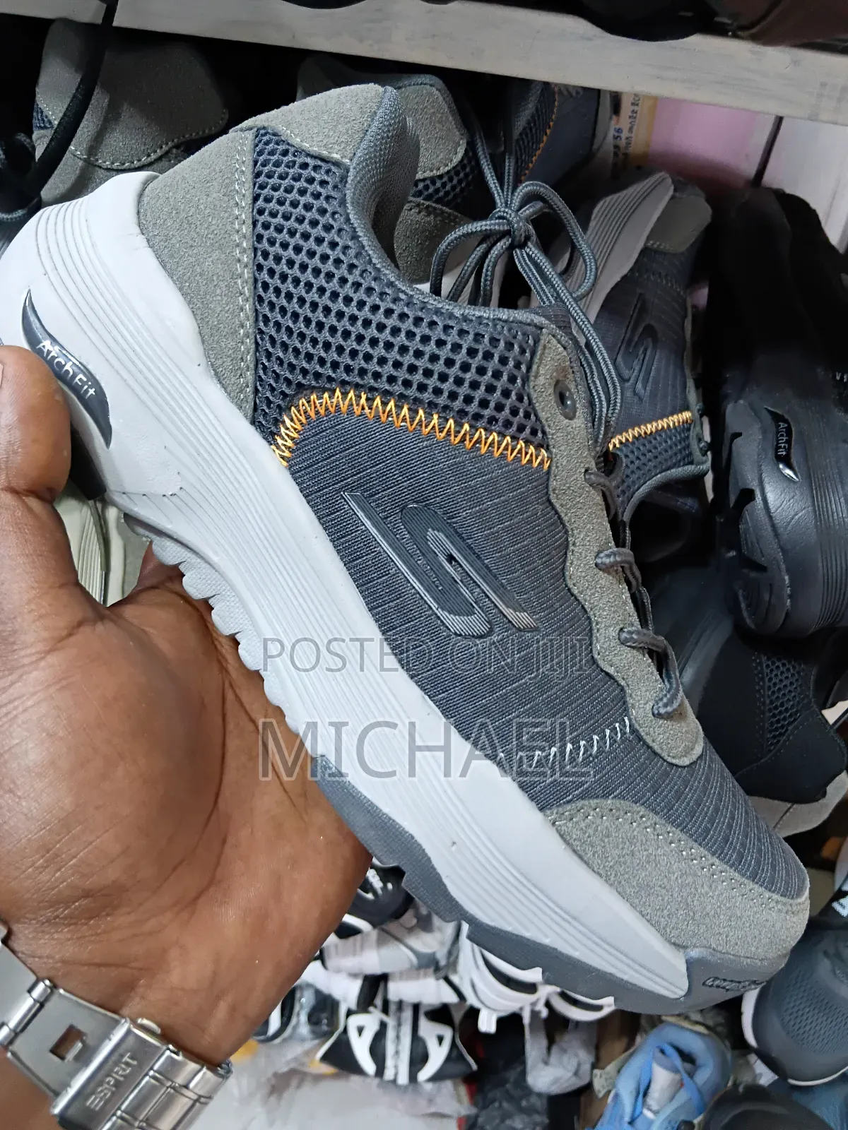 Skchers Shoes