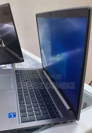 New Laptop HP ZBook Firefly 15 G7 16GB Intel Core i7 SSD 512GB