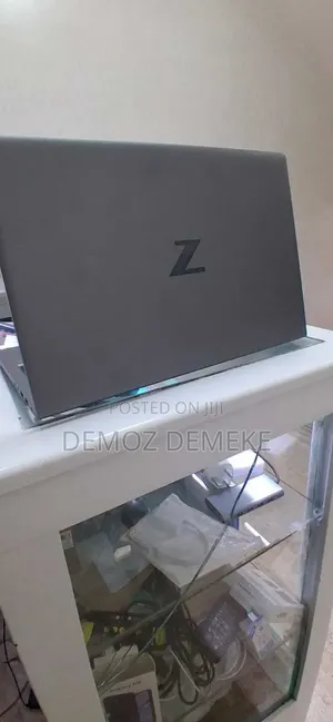 New Laptop HP ZBook Firefly 15 G7 16GB Intel Core i7 SSD 512GB