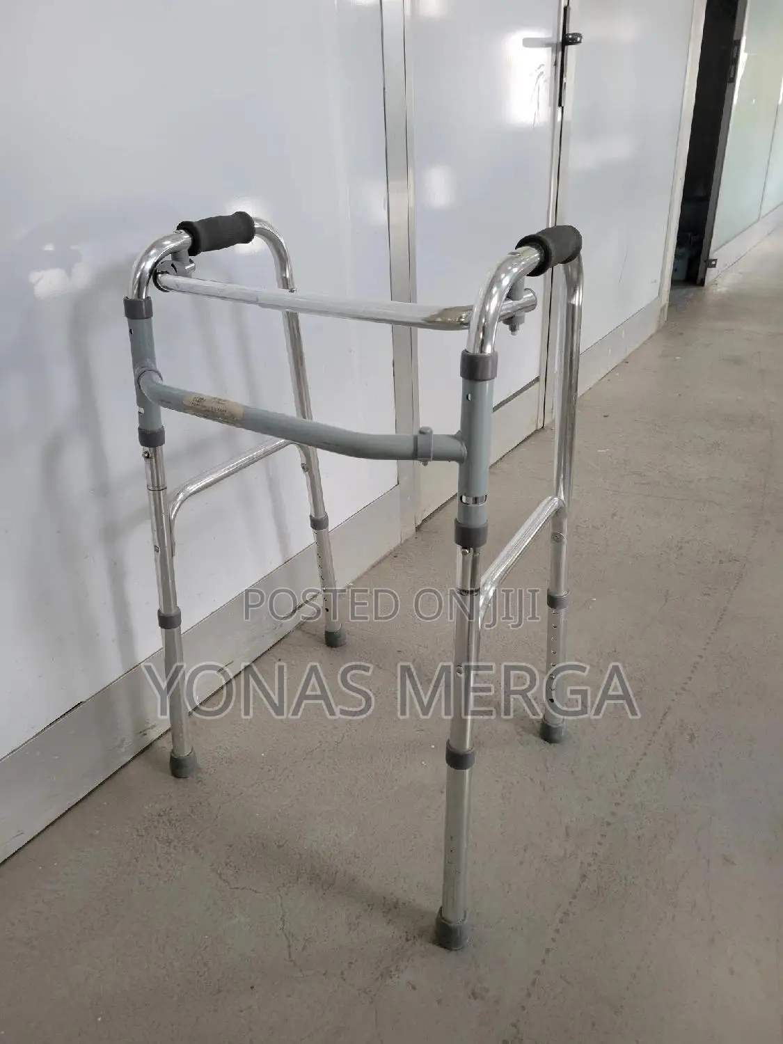 Walking Frames/Walker becmed, Walker With Wheel - 1 Pc