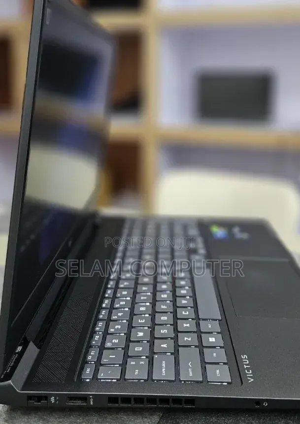 New Laptop HP Victus 15 16GB Intel Core i7 SSD 1T