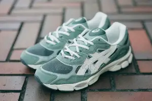 Asics Gel-Nyc Icy/Smoke Gray Unisex Fashion Shoes