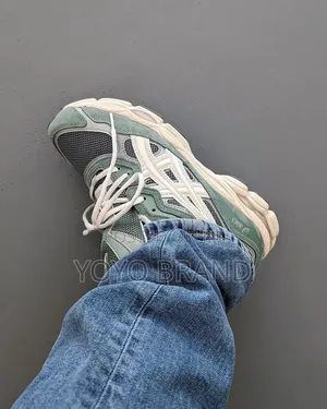 Asics Gel-Nyc Icy/Smoke Gray Unisex Fashion Shoes