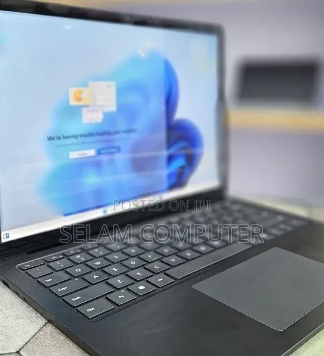 New Laptop Microsoft Surface 16GB Intel Core i7 SSD 512GB