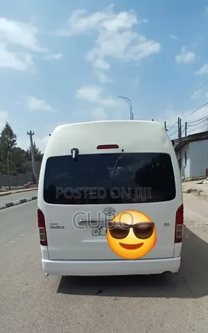 Hyundai Universe 2018 White