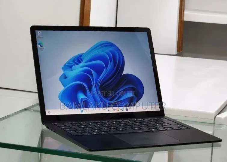 New Laptop Microsoft Surface Laptop 4 16GB Intel Core i7 SSD 512GB