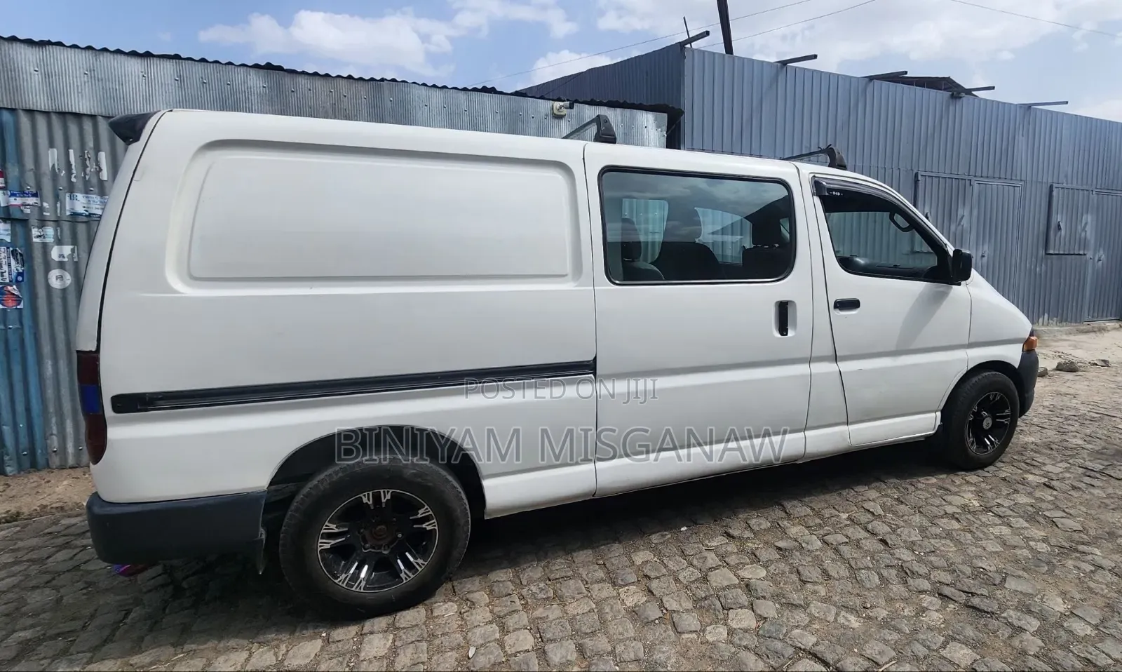 Toyota HiAce 2004 White
