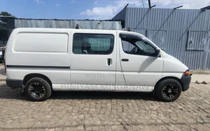 Toyota HiAce 2004 White