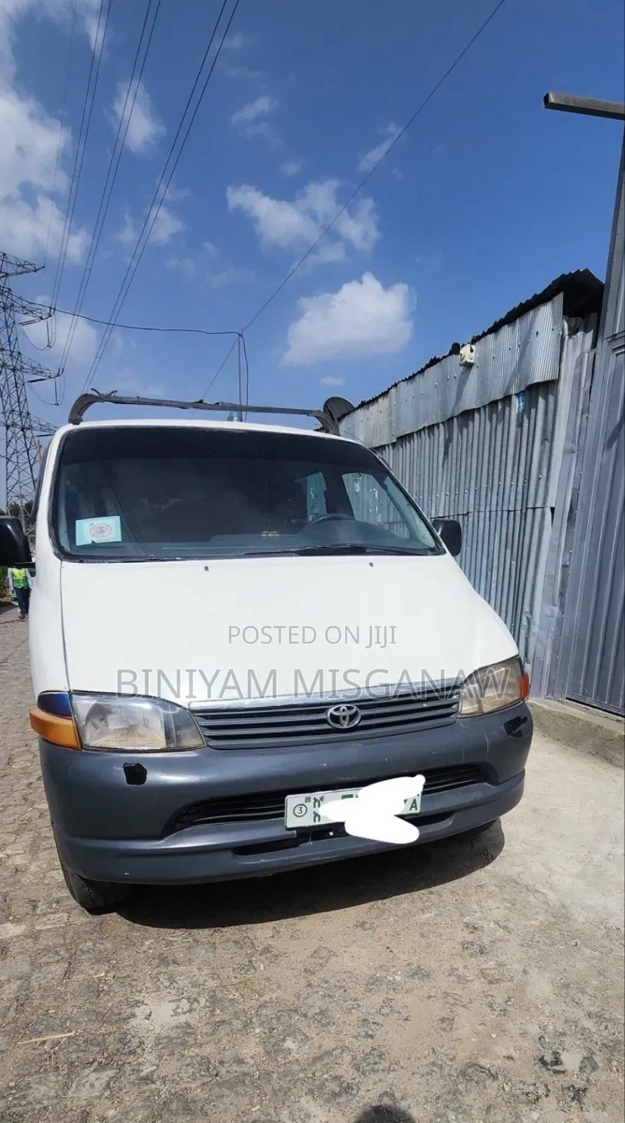Toyota HiAce 2004 White