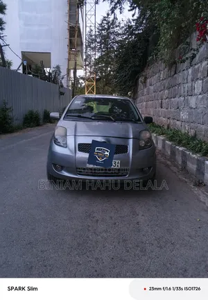 Toyota Yaris 1.0 VVT-i 2007 Gray