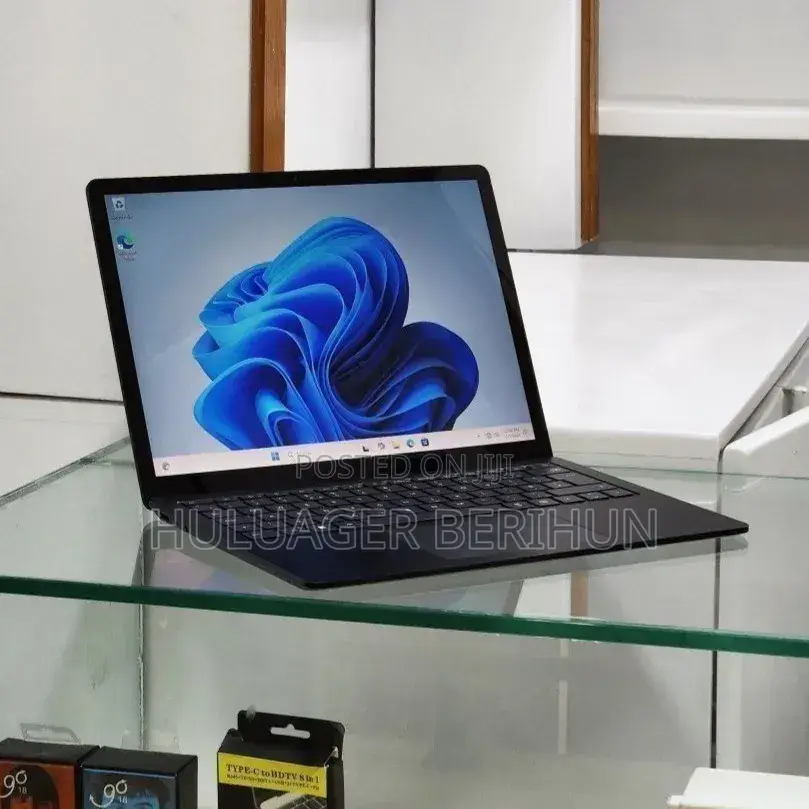 New Laptop Microsoft Surface 16GB Intel Core i7 SSD 512GB