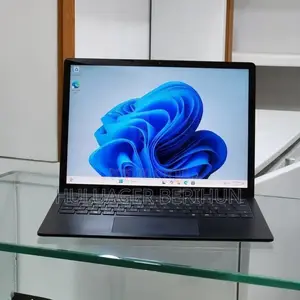 New Laptop Microsoft Surface 16GB Intel Core i7 SSD 512GB