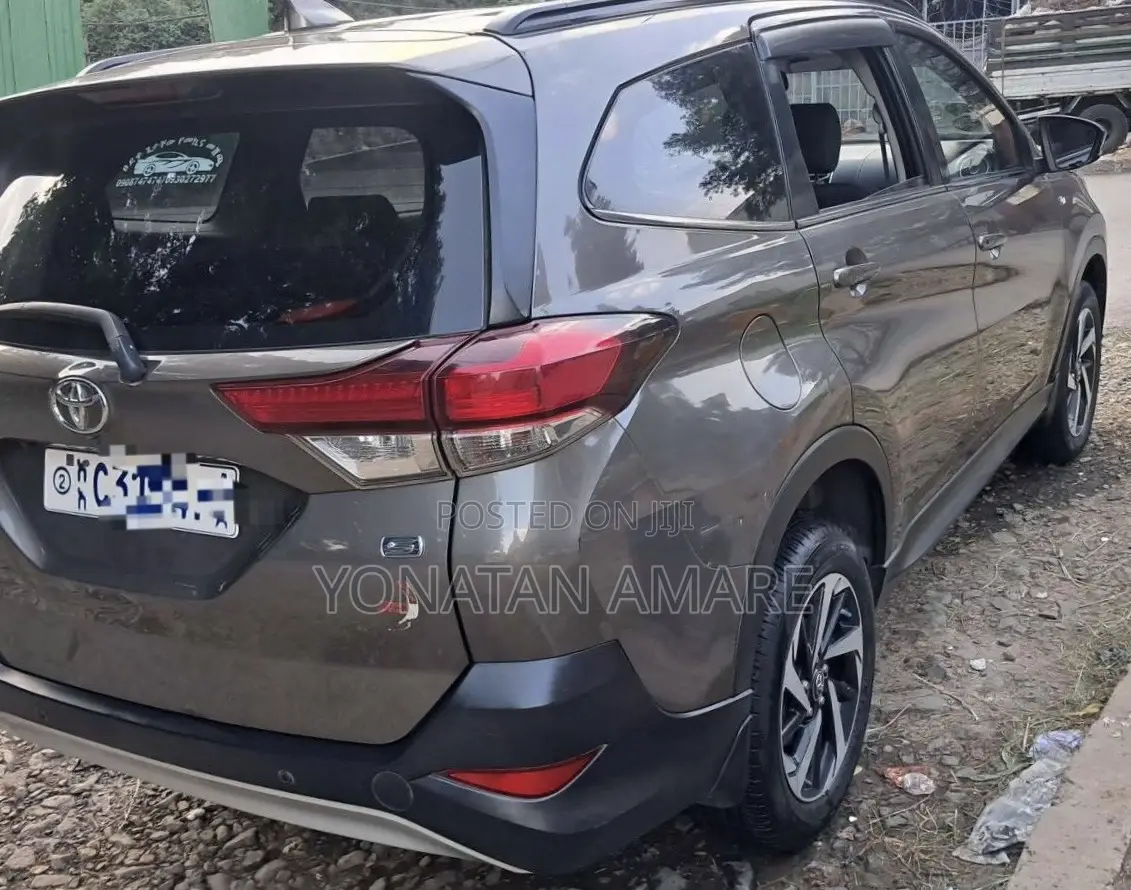 Toyota Rush 2022 Brown