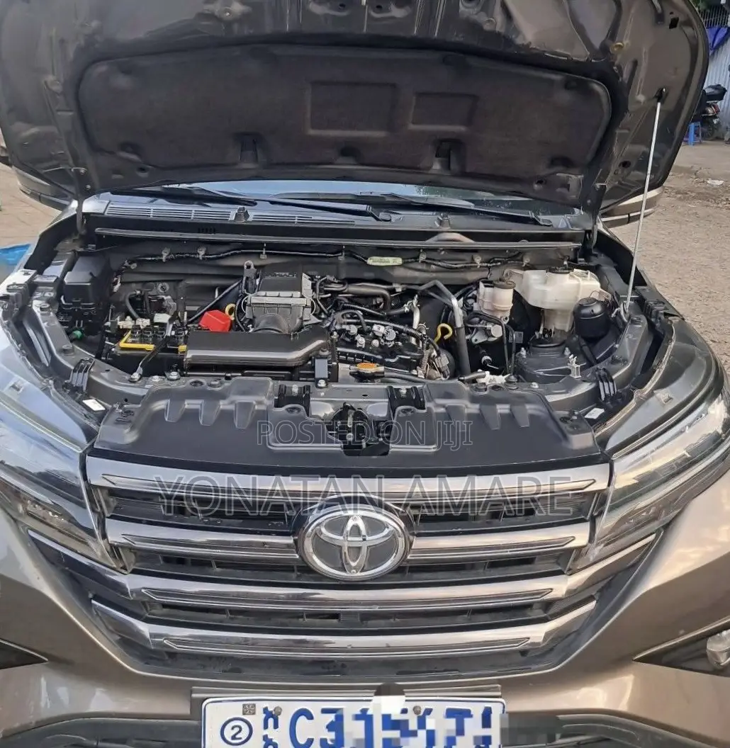Toyota Rush 2022 Brown