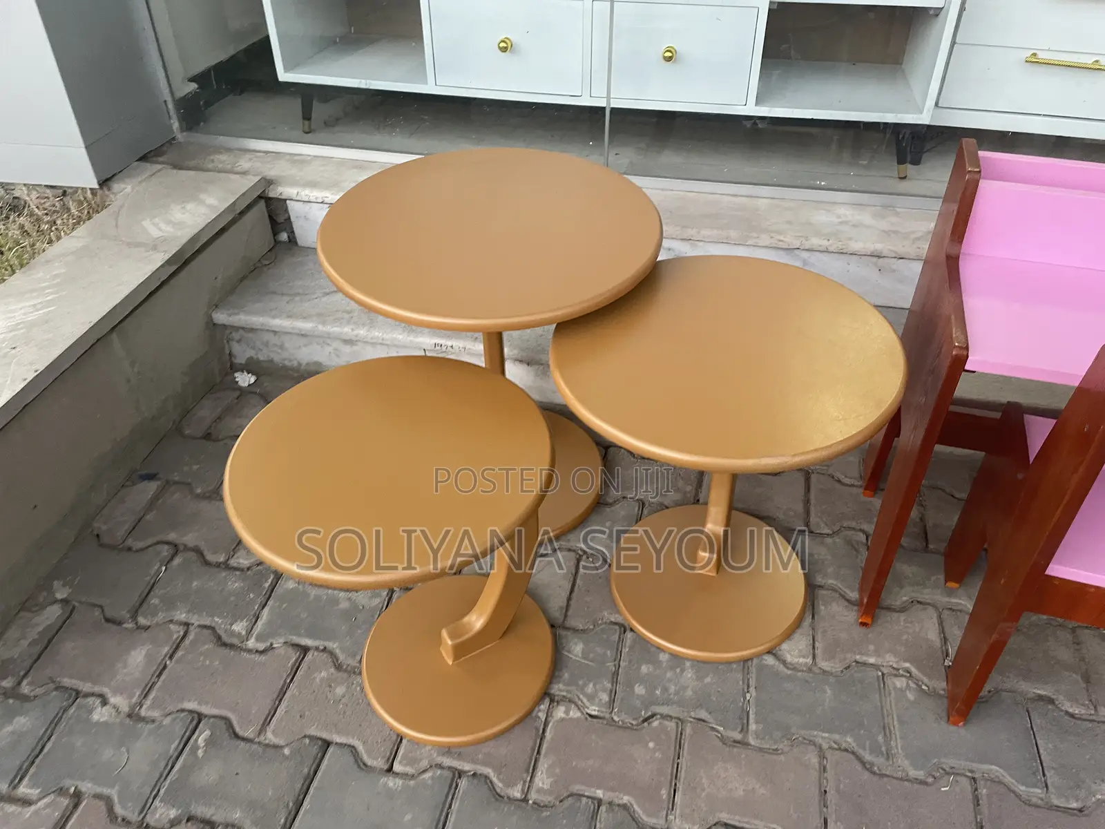 Nesting Table