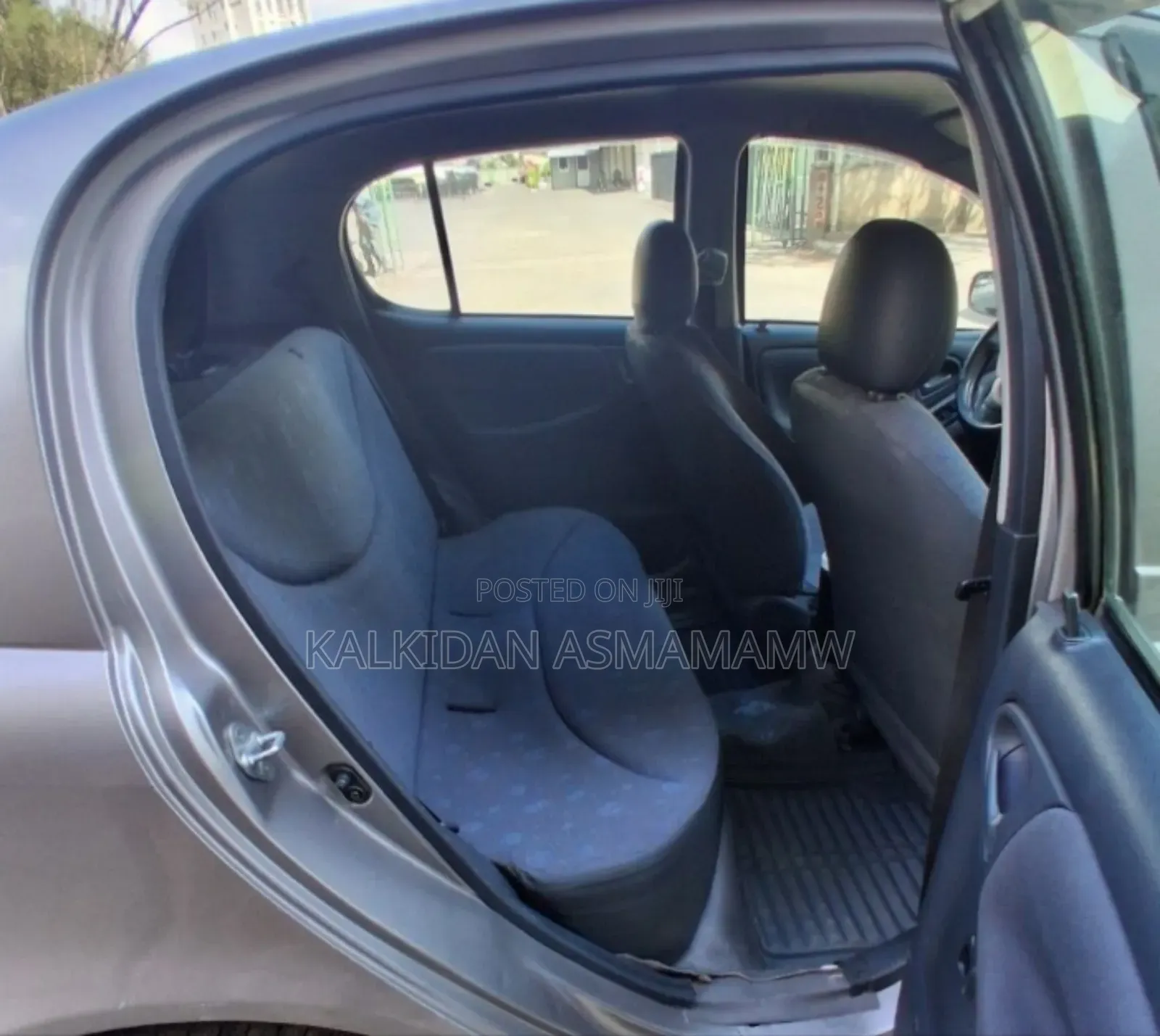 Toyota Vitz 2001 Silver