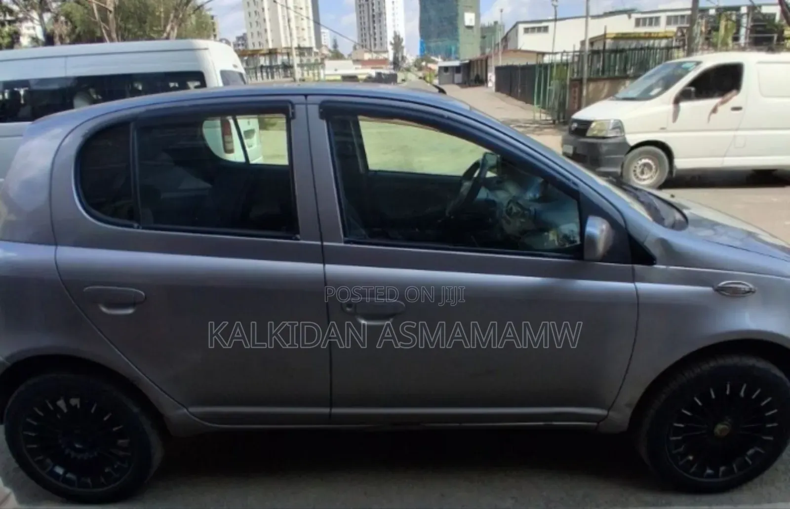 Toyota Vitz 2001 Silver