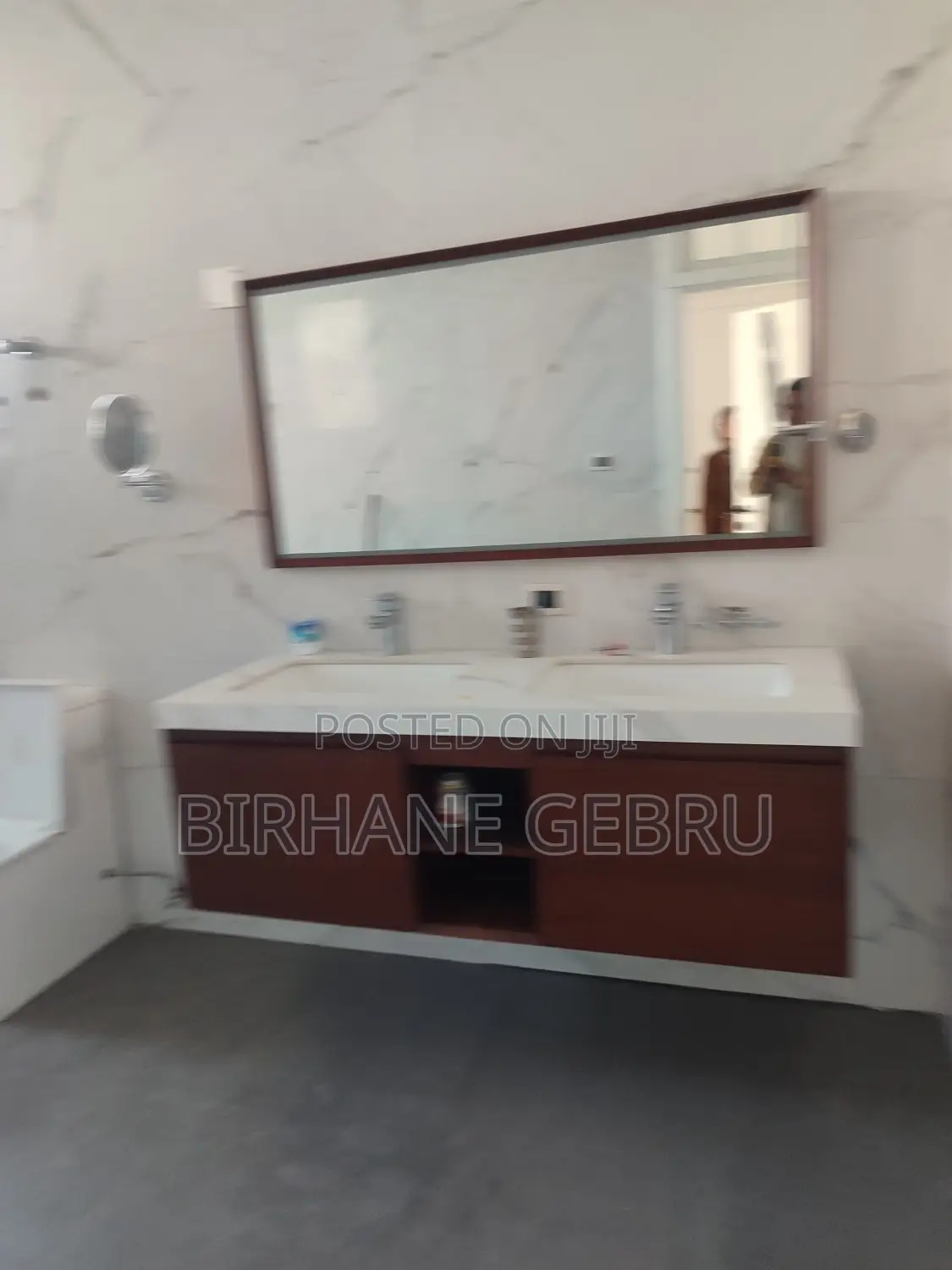 8bdrm House in G+3 House, Bole for rent