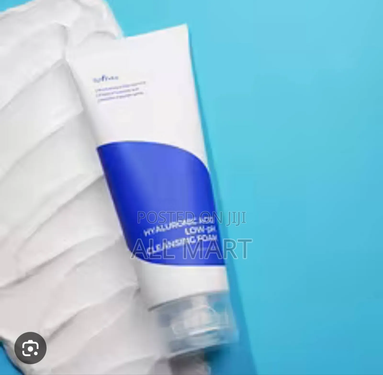 Isntree Hyaluronic Acid Low-Ph Cleansing Foam