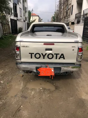Toyota Hilux 2013 for Rent Wz Driver